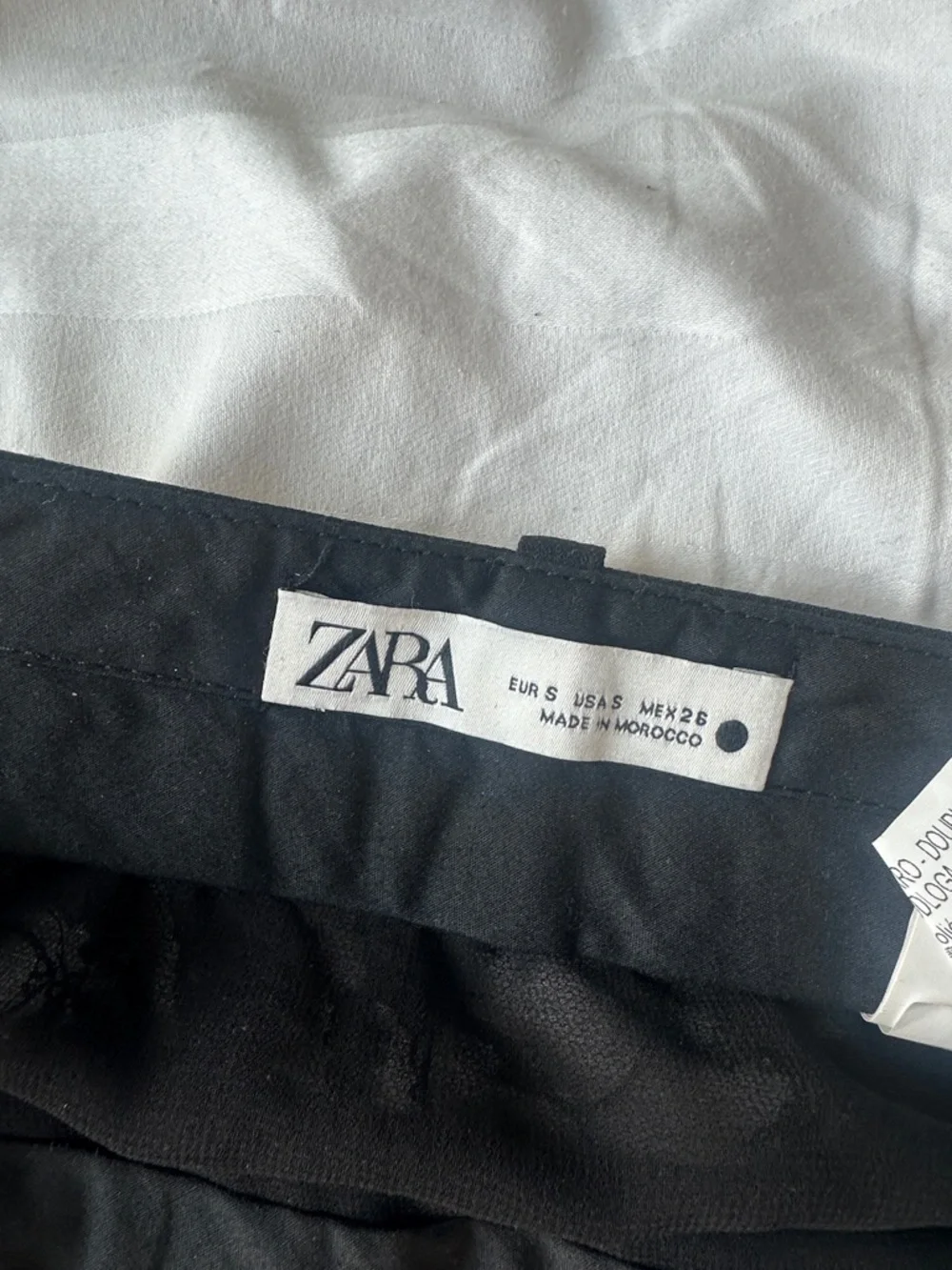 Zara Black Skirt with Branded Waist Label - Picture 6 of 7